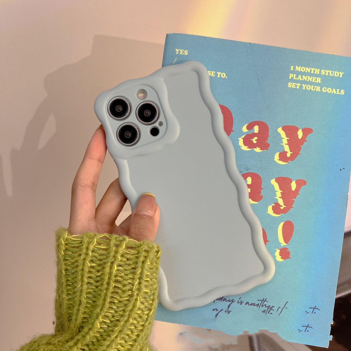 Solid Color Twist Edge Phone Case